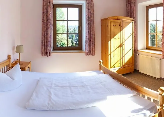 & Restaurant Kleinolbersdorf 3*